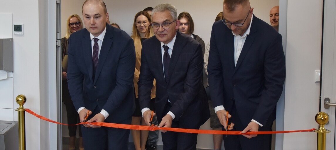 Uroczyste otwarcie nowoczesnego Laboratorium Badań Inżynierii Materiałowych